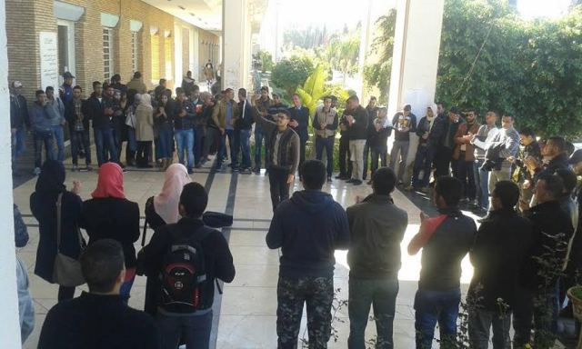 طلبة سطات يحتجون و يرفضون نتائج الامتحانات الأخيرة