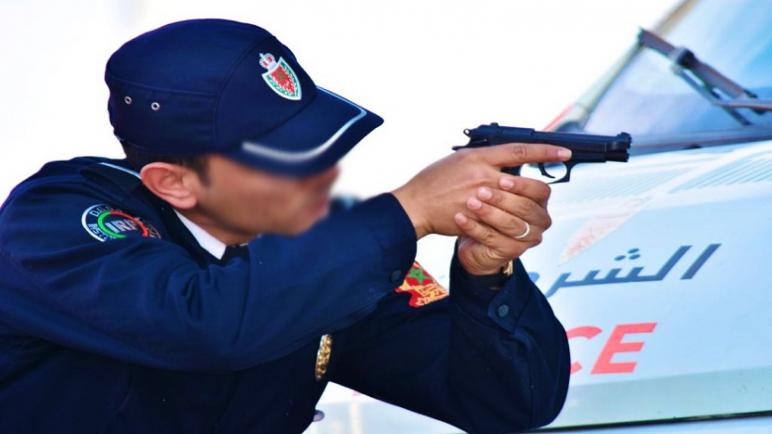 ضابط شرطة يشهر سلاحه الوظيفي لتوقيف ثلاثة اشخاص ببرشيد