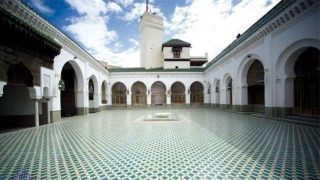 صلاة عيد الاضحى بالبيوت احترازا من عدوى كورونا