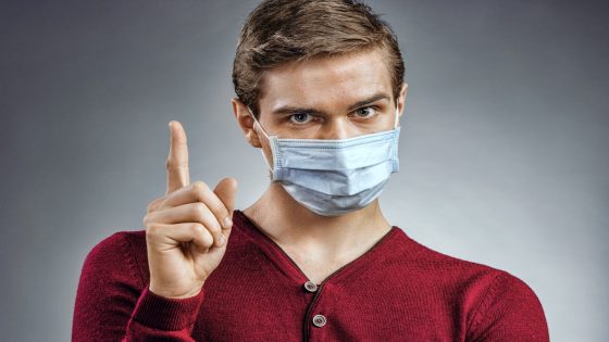 الحبس و والغرامة تنتظران مخالفي قرار وضع الكمامة خارج مقرات سكناهم