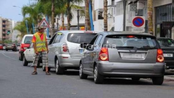 أصحاب السترات الصفراء يهزمون المجلس الجماعي لسطات ويعلنون استمرار فوضى “الباركينغات”