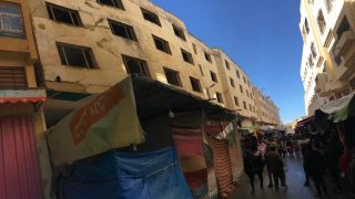 تجار “الدريجات” يطالبون بالعودة لممارسة نشاطهم التجاري بعد انتهاء الهدم الجزئي لعمارة كانت آيلة للسقوط