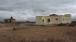 جمعويون بسطات يحتجون على الشركة الوطنية للطرق السيارة بسبب وضعية مقطع طرقي يربط المدينة بالمقبرة