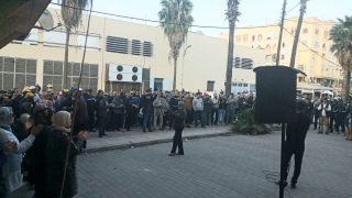 الاتحاد المحلي للكونفدرالية الديمقراطية للشغل ينظم وقفة احتجاجية بسطات