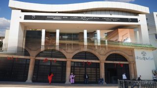 قاضي التحقيق باستئنافية سطات يودع موظف بكلية العلوم القانونية والسياسية وطالب سابق، السجن