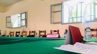 الكراسي الفارغة تنوب عن المنتخبين و ” الفاعلين ” في مناقشة ورشات برنامج عمل الجماعة بالبروج