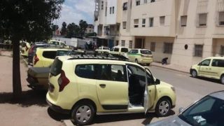 زيادات مفاجئة في تسعيرة “الطاكسيات” بسطات وسط اتهامات للسلطات بالتواطؤ