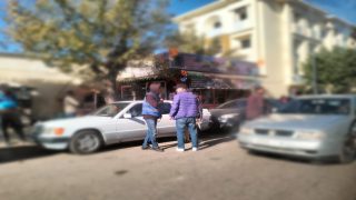 السترات الزرقاء: بين خوصصة الشارع العام والتسول المقنع والفَتْوَنَة المدعومة