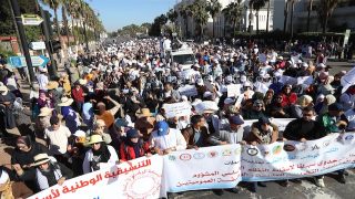 المئات من هيئة التدريس في مسيرة غير مسبوقة بسطات