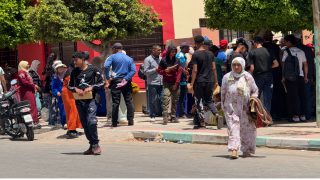 سطات في سنة 2025…رجال الحموشي بالبروج يهينون الساكنة وهل ما زال سكان البروج في حاجة إلى حملات مهينة بدل مقر قار؟