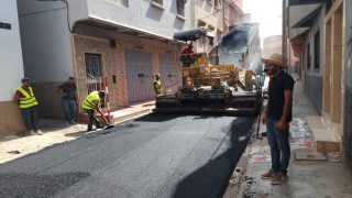 سطات.. انطلاق أشغال إصلاح وتزفيت الأزقة والشوارع بعد طول انتظار