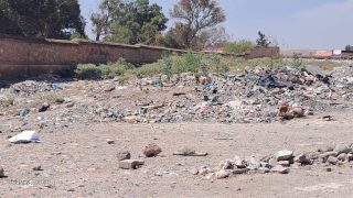 مطـرح عشوائي لبقايا مواد البناء يحاصر القسم الداخلي لثانوية البروج التأهيلية…